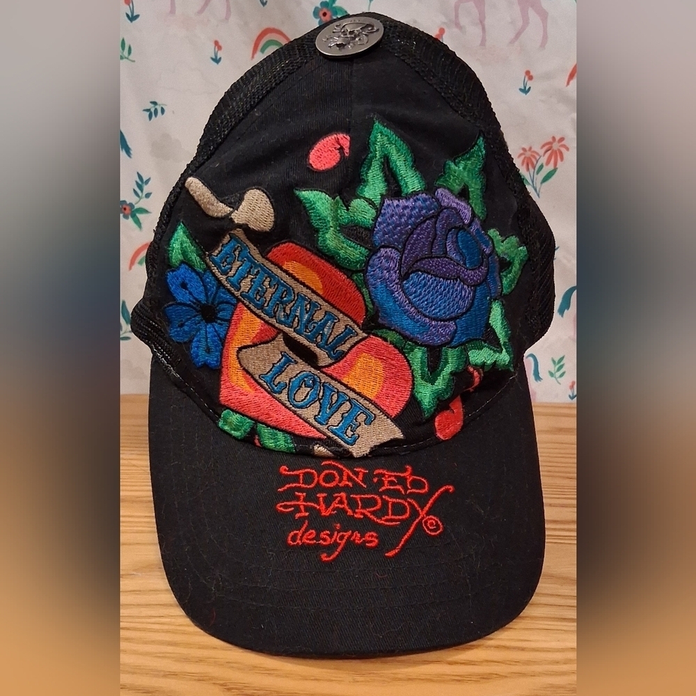 EUC Y2K Don Ed Hardy Black Eternal Love Embroidered Streetwear Trucker Hat Cap